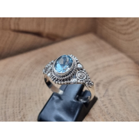 Echt zilveren ring met topaas